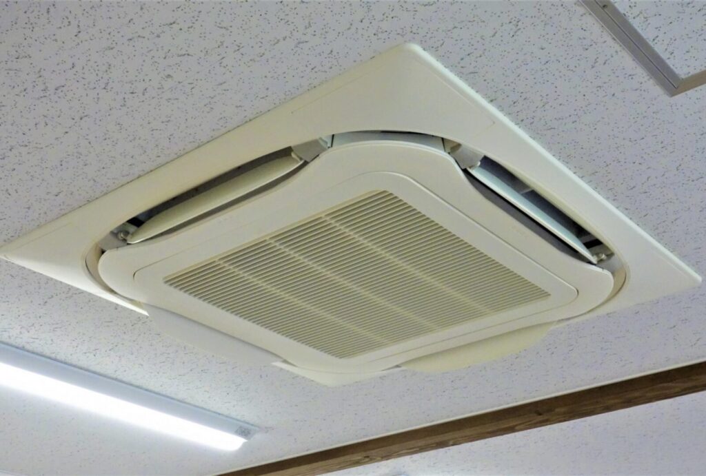 業務用エアコン4方向